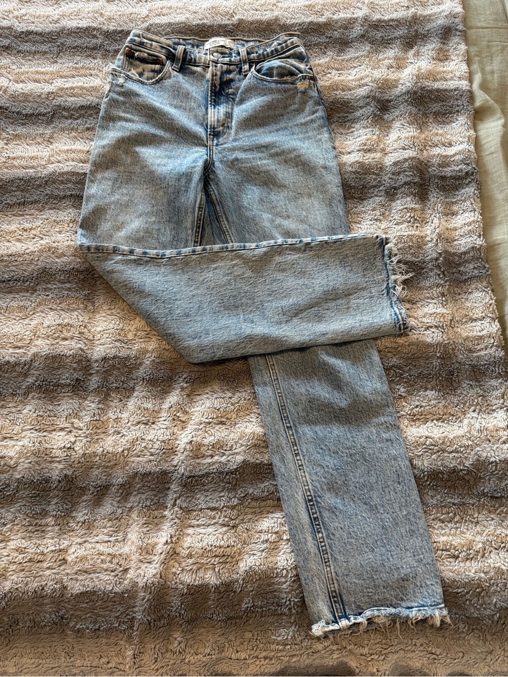 The 90’s Straight Ultra High Rise Abrecrombie Jeans